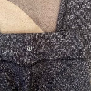 Lululemon leggings in grey!